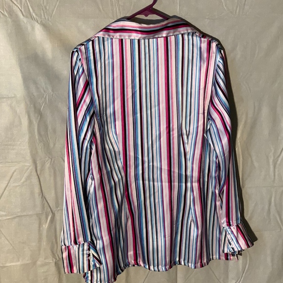 Maternity button up - Picture 2 of 3